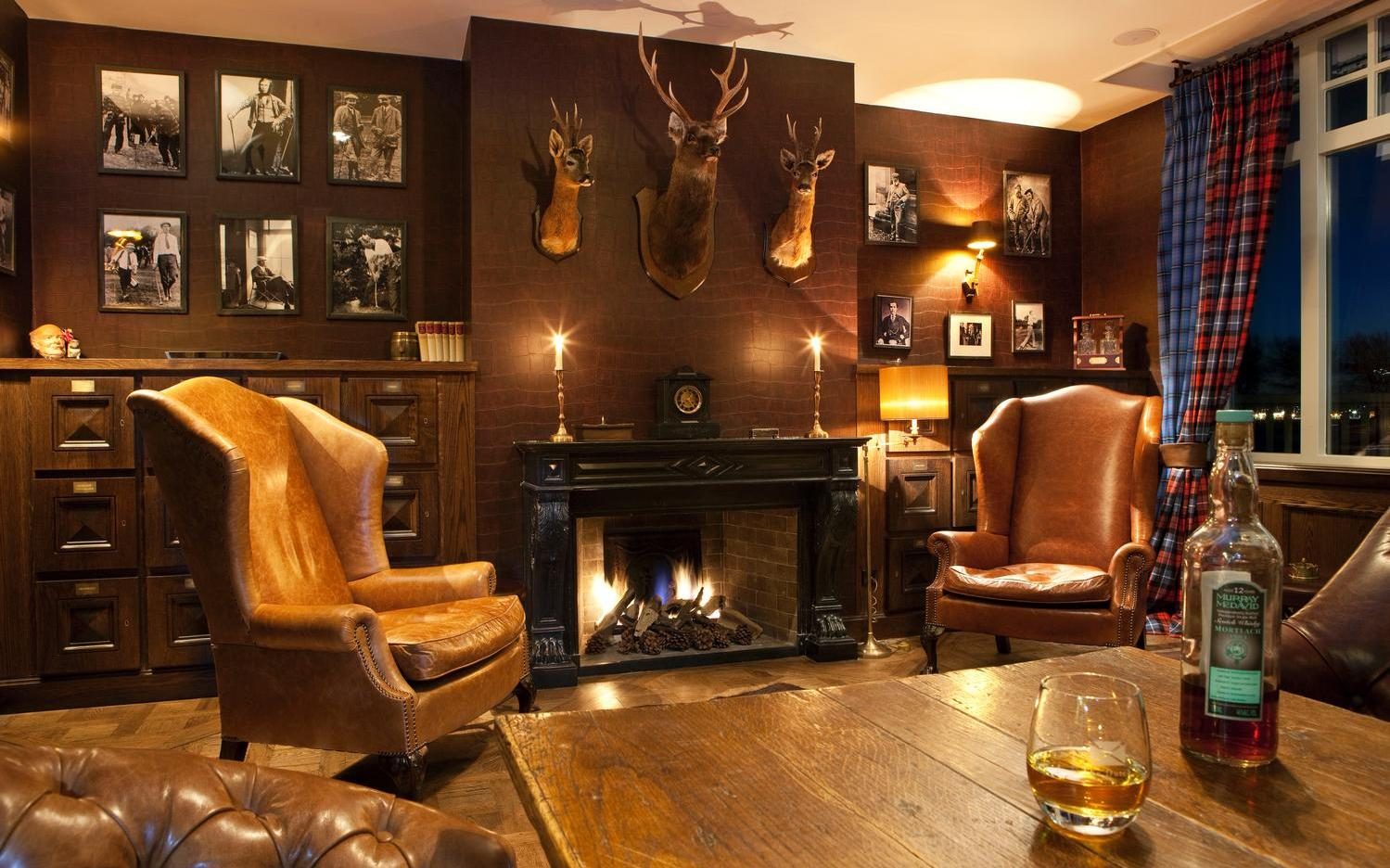 The cigar room, where the round is debriefed